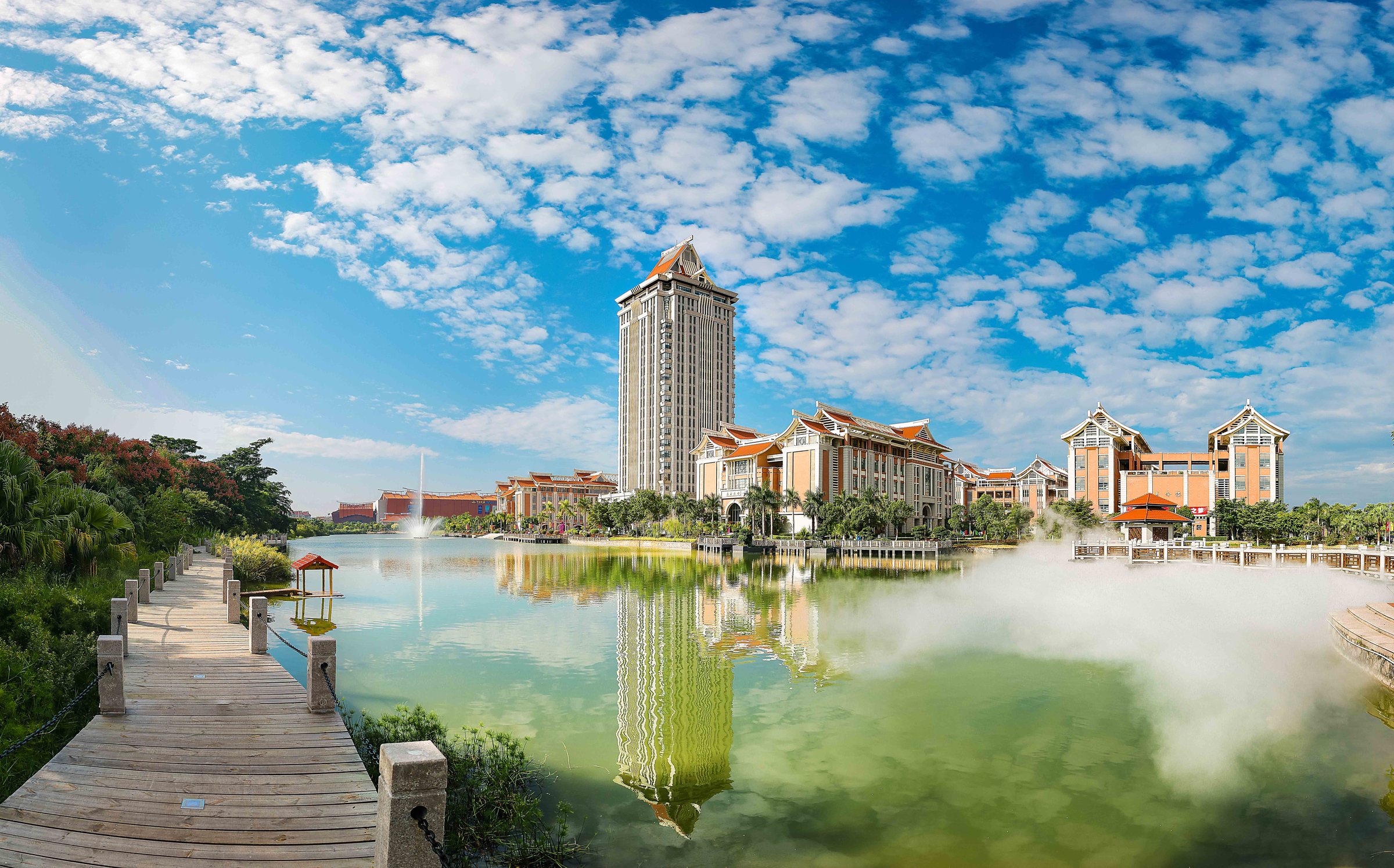 白天的集美大学校园建筑